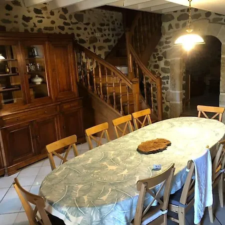 Maison Chez Jeannot Holiday home Saint-Geneys-pres-Saint-Paulien